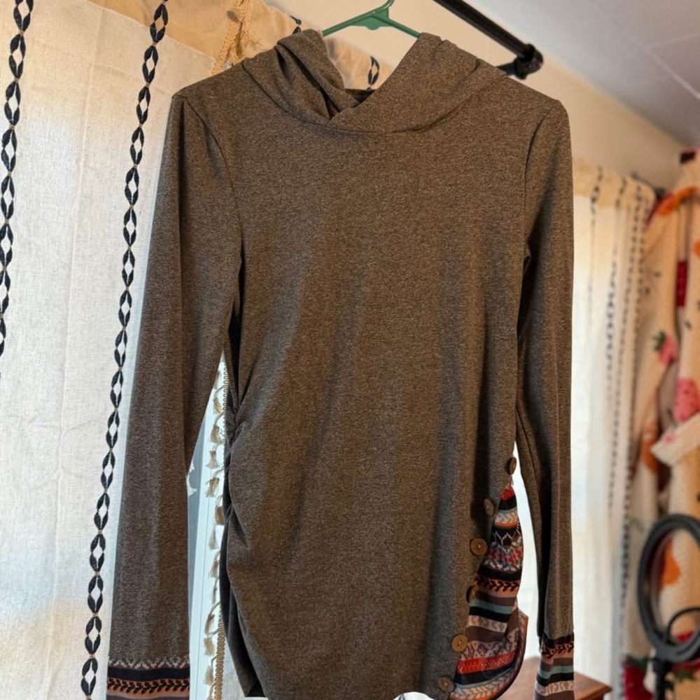 Gray Hooded Long Sleeve Top with Patterned Accents